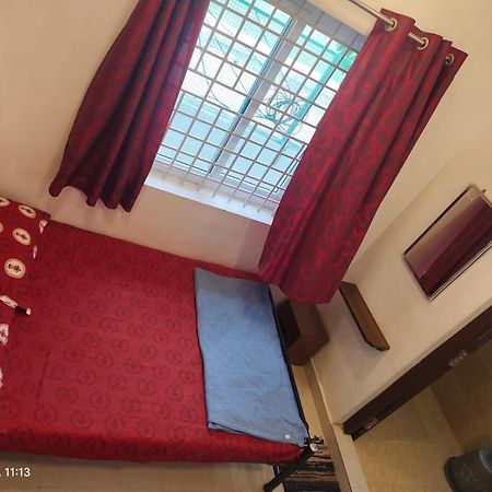 Sree Laxmi Mahal Hotel ตูติคอริน ภายนอก รูปภาพ