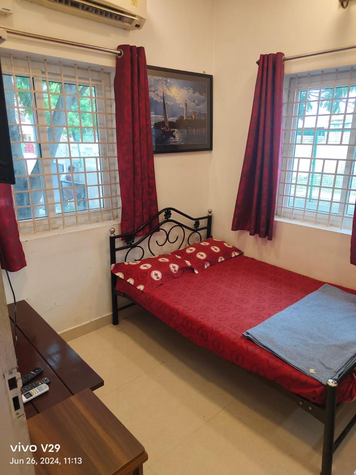 Sree Laxmi Mahal Hotel ตูติคอริน ภายนอก รูปภาพ