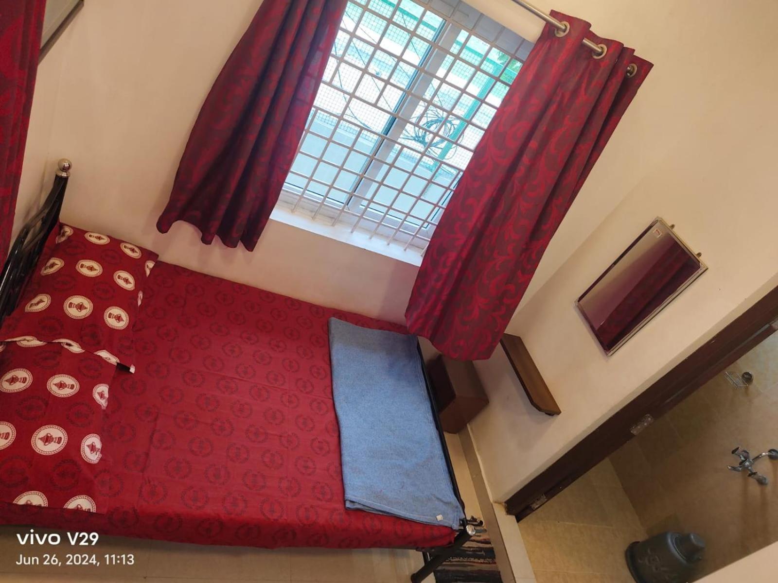 Sree Laxmi Mahal Hotel ตูติคอริน ภายนอก รูปภาพ